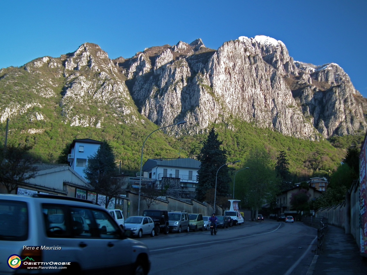 01 Monte San Martino e Corna di  Medale.JPG